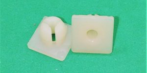 ARANDELAS CABEZA CUADRADA DE TRES PIERNAS THREE LEGGED SQ HEAD GROMMET NUT