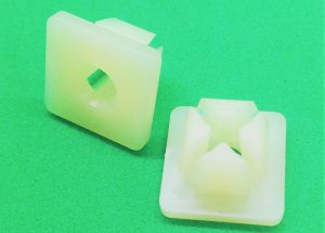 ARANDELAS CABEZA CUADRADA DE DOBLE CORTE DBL SPLIT SQ HEAD GROMMET NUT